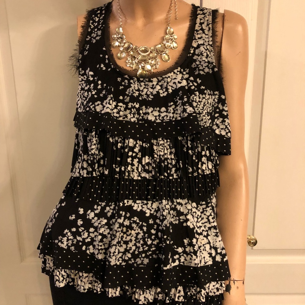 WHBM  Black & White Sleeveless Top